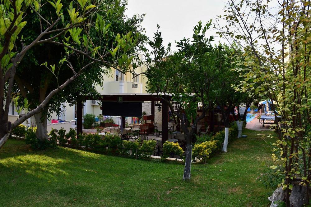 Sofia Studios & Apts Ayía Marína Eksteriør billede